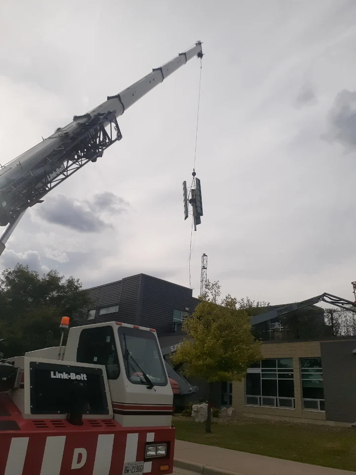 Vertical axis wind turbine